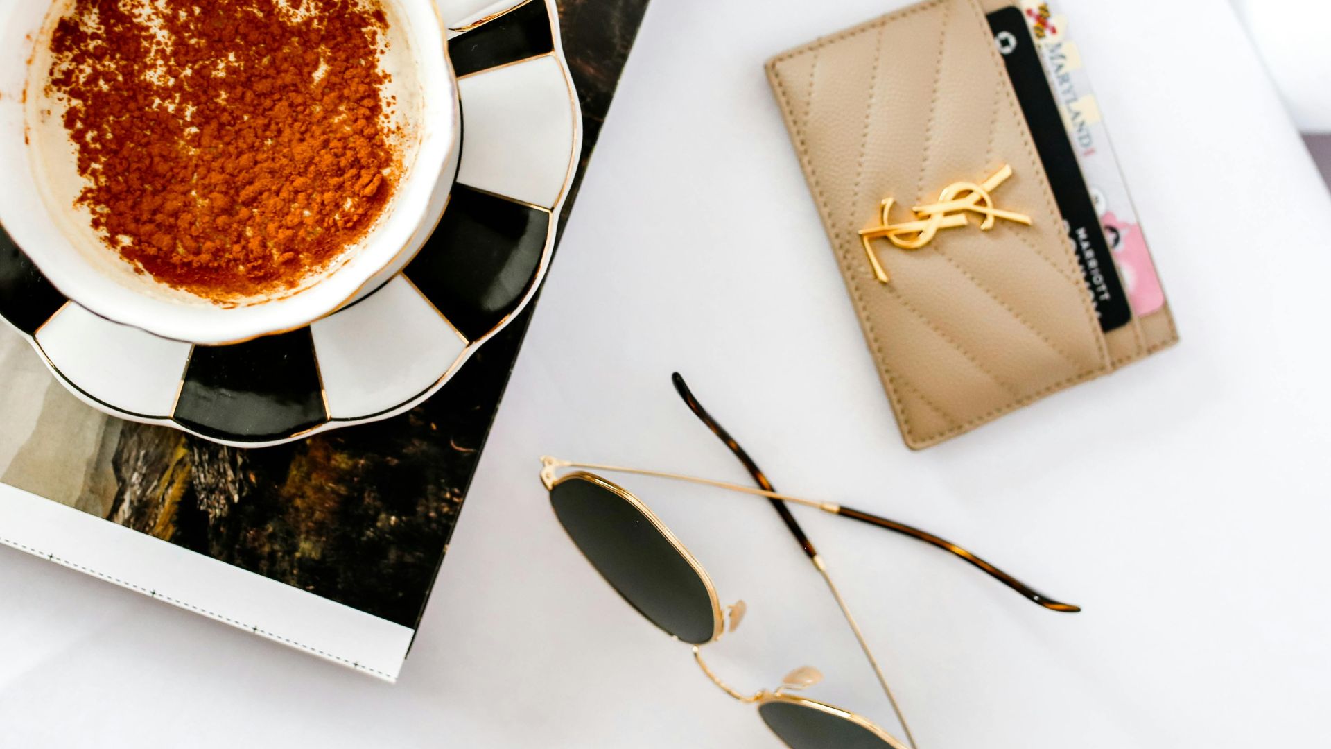 How to Manage Gift Lists for Everyone on Your Holiday List Without Losing Track